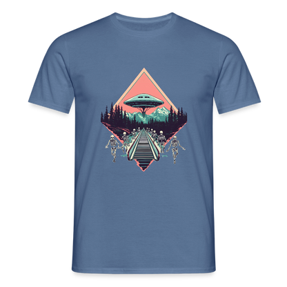 Retro UFO 80er Jahre Motiv - Surreale Skelette und Rolltreppe Richtung UFO - Männer T-Shirt - by Artful Alchemist