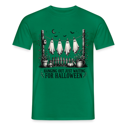 Hanging Out Just Waiting For Halloween - Männer T-Shirt - by Artful Alchemist