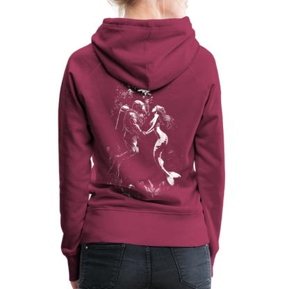 Taucher und Meerjungfrau - Frauen Premium Hoodie - by Artful Alchemist