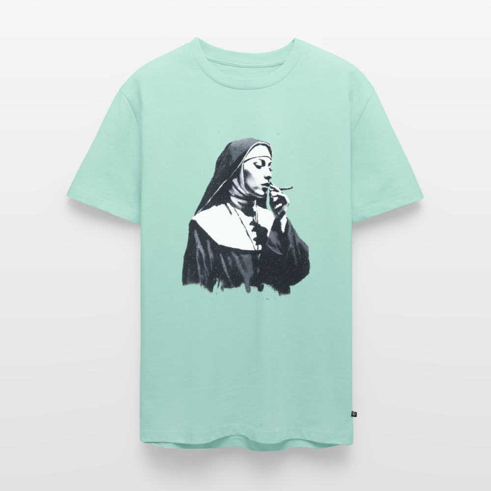 Street Art Nonne rauchend - Männer Premium T-Shirt - by Artful Alchemist