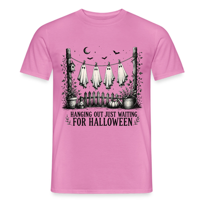 Hanging Out Just Waiting For Halloween - Männer T-Shirt - by Artful Alchemist
