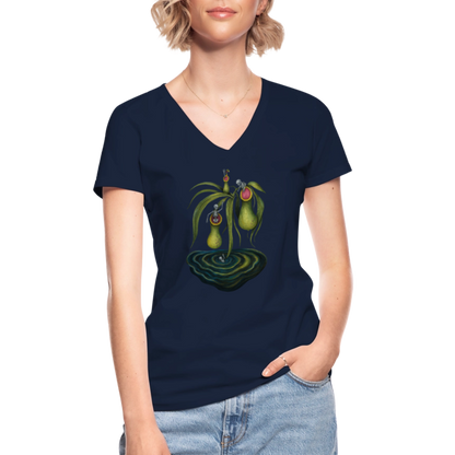 Flora Mortis - Kannenpflanze mit Skeletten - Klassisches Frauen-T-Shirt mit V-Ausschnitt - by Artful Alchemist