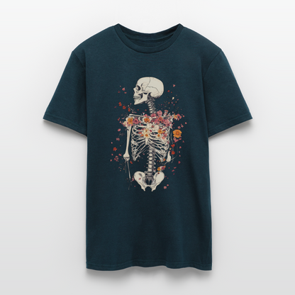 Skelett mit zarten Blumen im Boho Look - Männer T-Shirt - by Artful Alchemist
