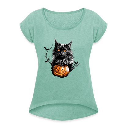 Schwarze Katze mit Halloween Kürbis - Frauen T-Shirt mit gerollten Ärmeln - by Artful Alchemist
