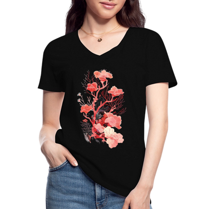 Zarte Korallen Blumen - Klassisches Frauen-T-Shirt mit V-Ausschnitt - by Artful Alchemist