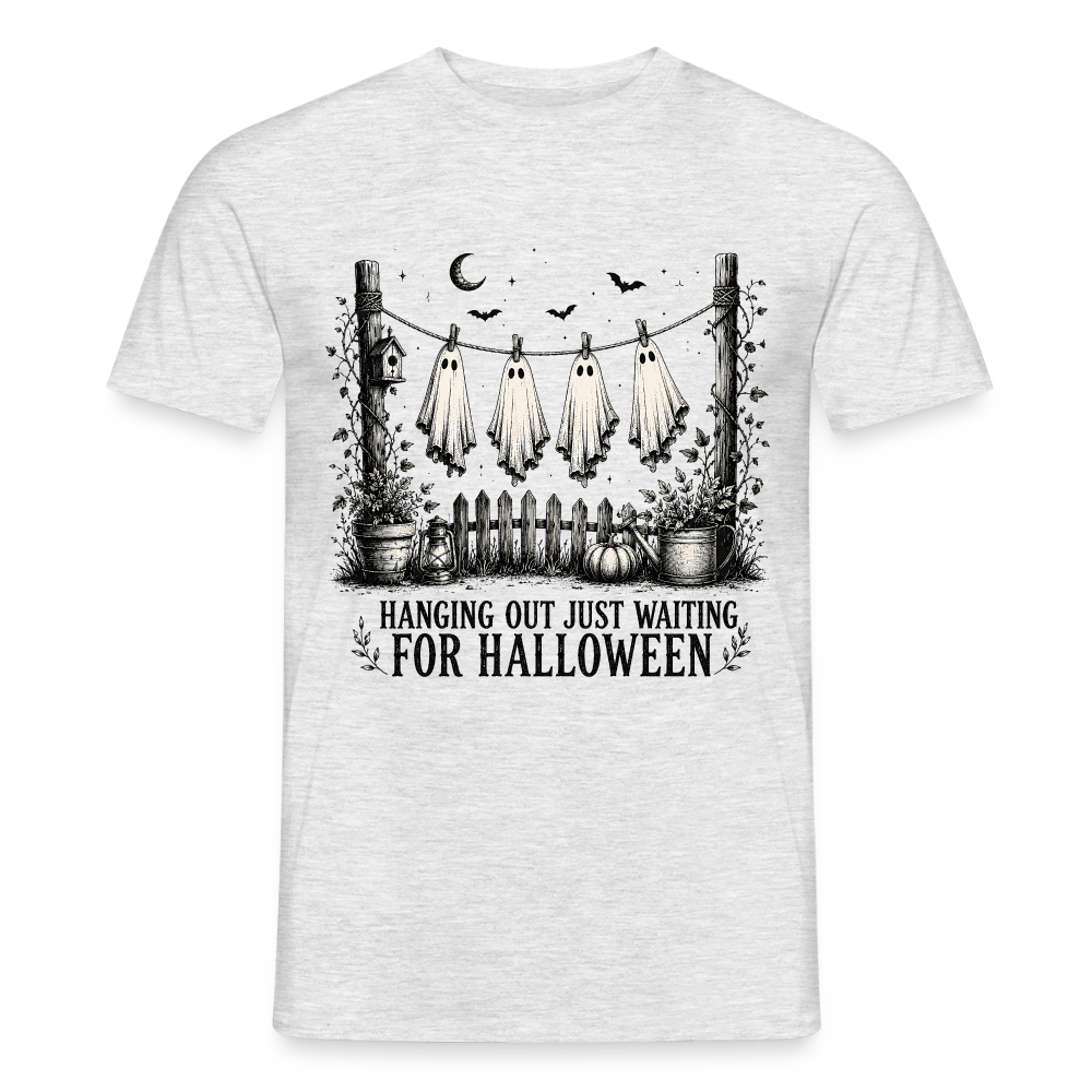Hanging Out Just Waiting For Halloween - Männer T-Shirt - Grau meliert