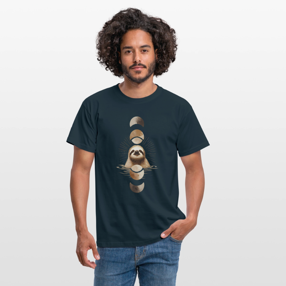Lunar Sloth – Spirituelles Faultier - Männer T-Shirt - by Artful Alchemist