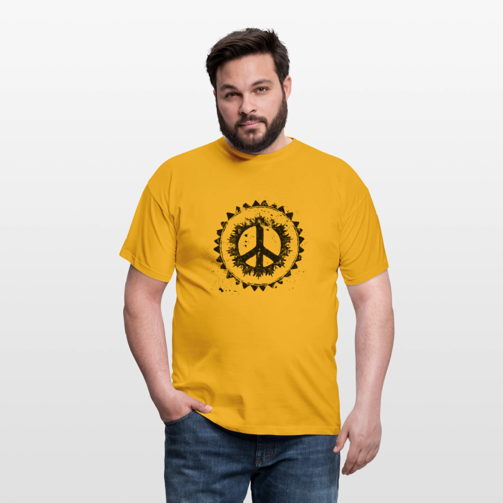 Urban Retro Peace Zeichen - Männer T-Shirt - by Artful Alchemist