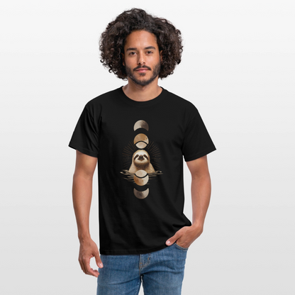 Lunar Sloth – Spirituelles Faultier - Männer T-Shirt - by Artful Alchemist