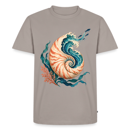 Nautilus Wave – Männer Premium T-Shirt - Taupe