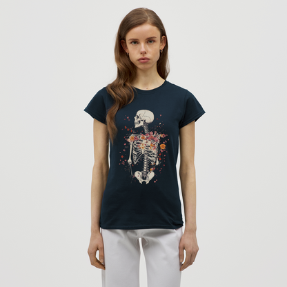 Skelett mit zarten Blumen im Boho Look - Frauen T-Shirt - by Artful Alchemist
