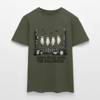 Hanging Out Just Waiting For Halloween - Männer T-Shirt - by Artful Alchemist